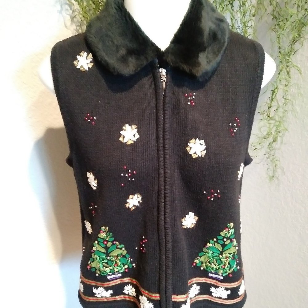 🌷SALE!! $15 Christmas Vest w/Faux Fur Collar